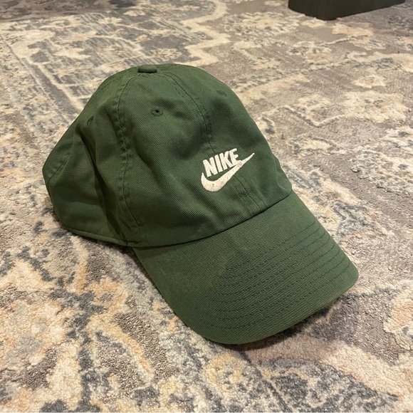 Nike Forest Green Cap - Picture 2 of 3